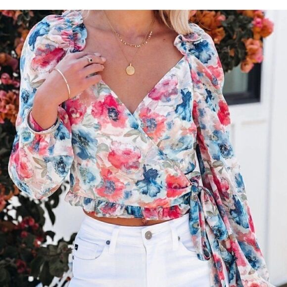 VICI x Fate Blue Pink Floral Cropped Ruffle Wrap Top Small New - Picture 3 of 12